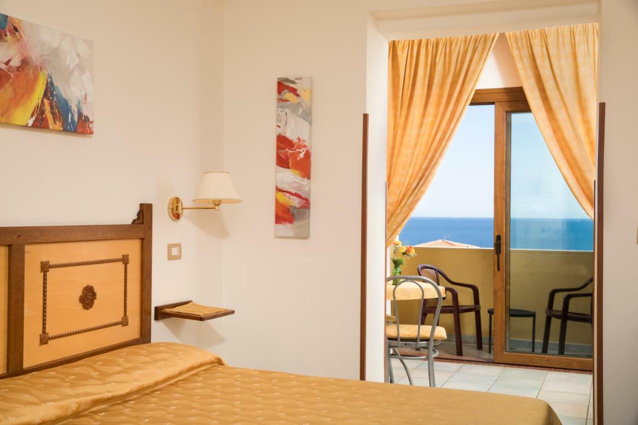 Hotel La Playa Cala Gonone Exteriör bild